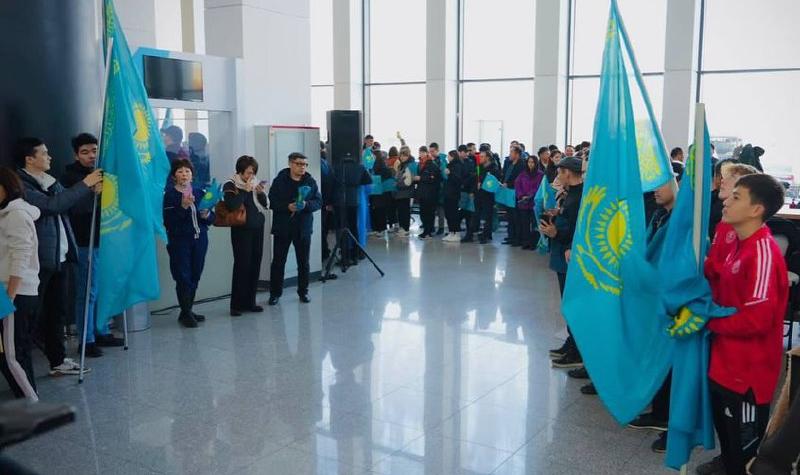 Н. Назарбаев атындағы әуежайда футболдан Словениямен матчтан кейін Қазақстан құрамасының салтанатты кездесуі